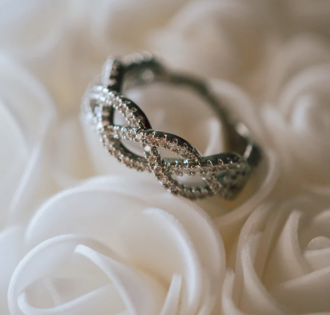 Altaire Infinity Band Ring