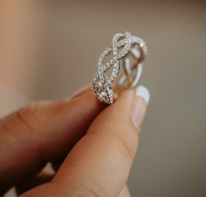 Altaire Infinity Band Ring