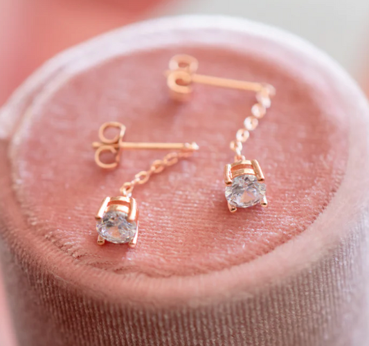 Drei Dainty Earrings